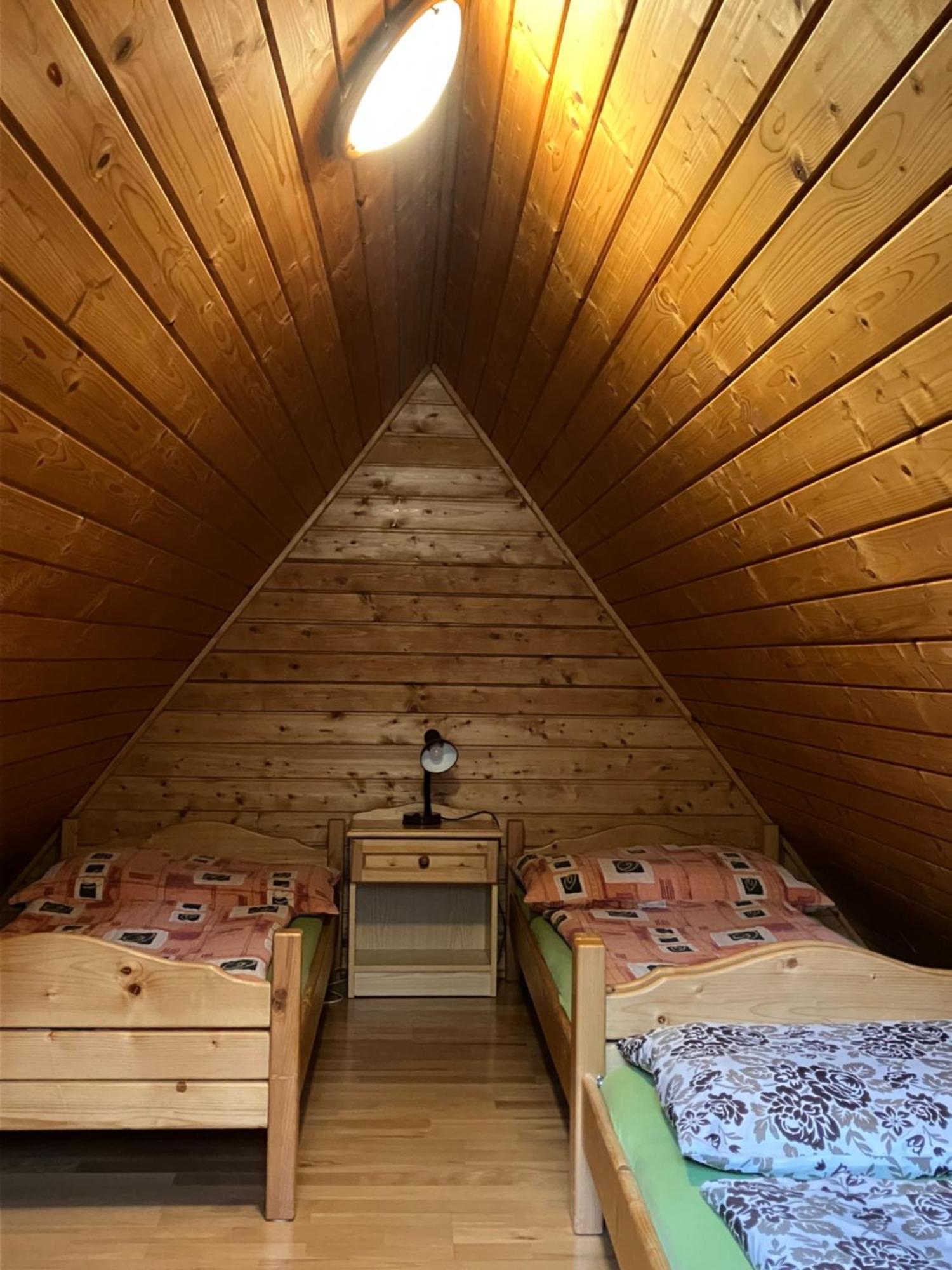 Penzion Pod Dobakom Lazisko Exteriör bild